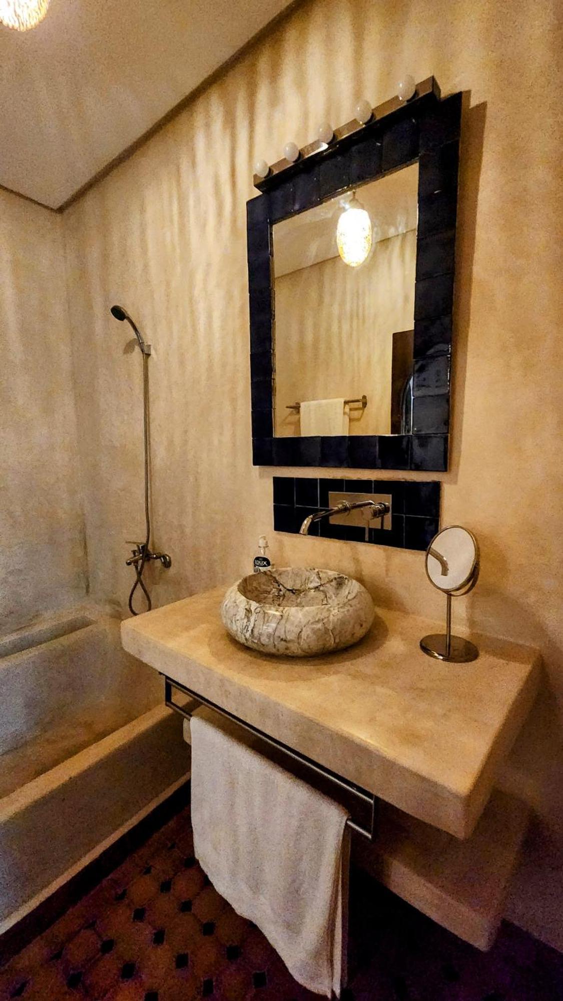 Riad Lily Rabat Exteriör bild